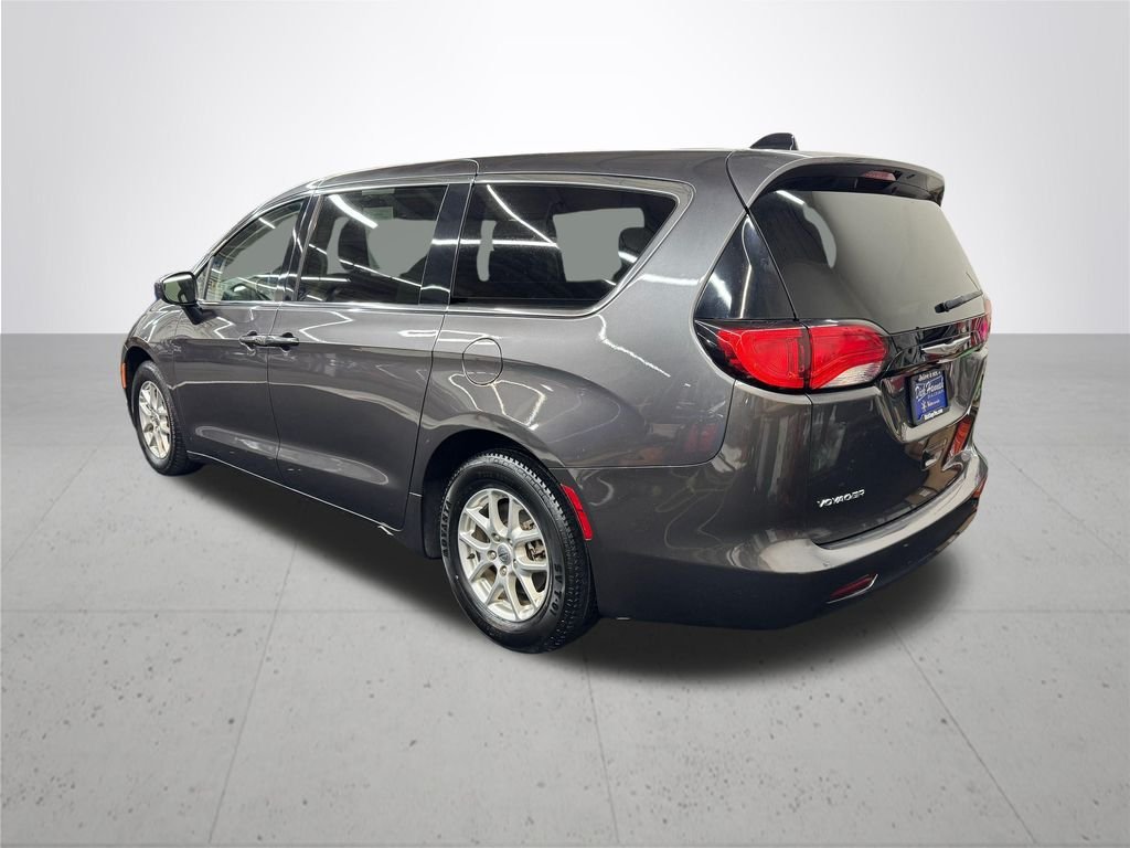 Used 2023 Gray Chrysler LX image 4