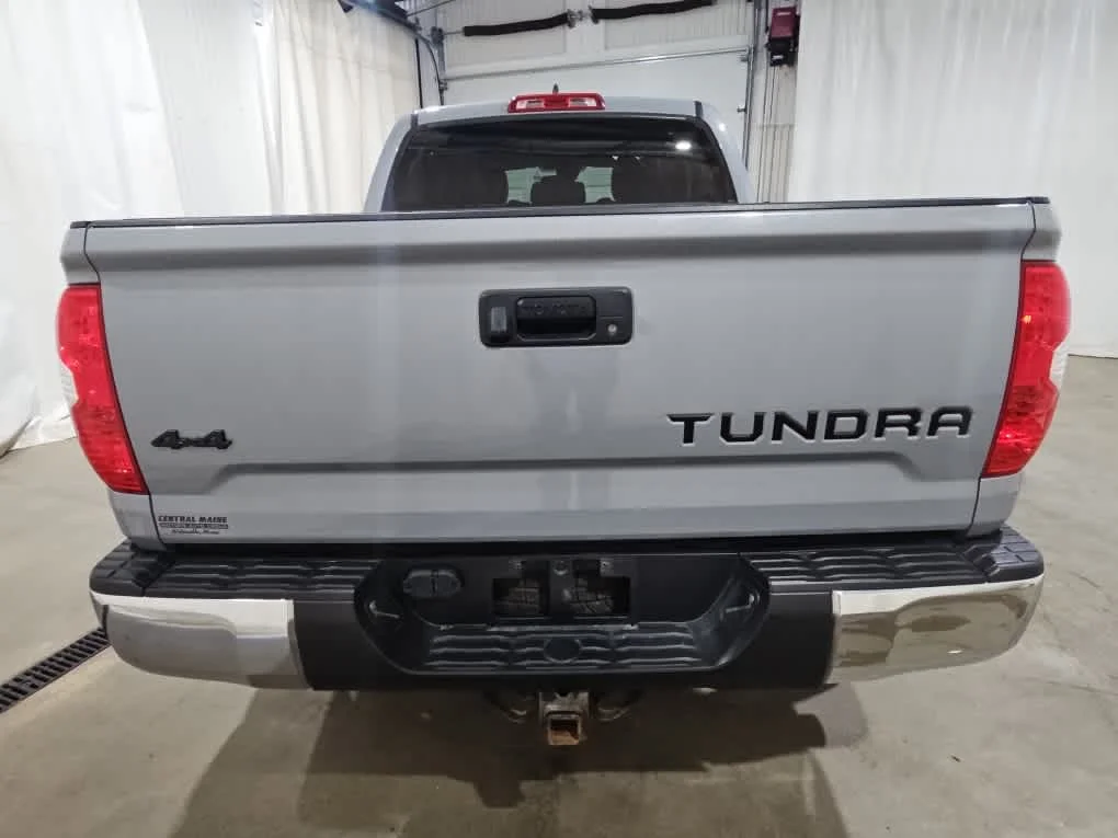 Used 2021 Cement Toyota SR5 image 4