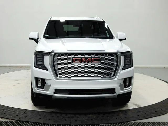 Used 2024 White GMC Denali image 3