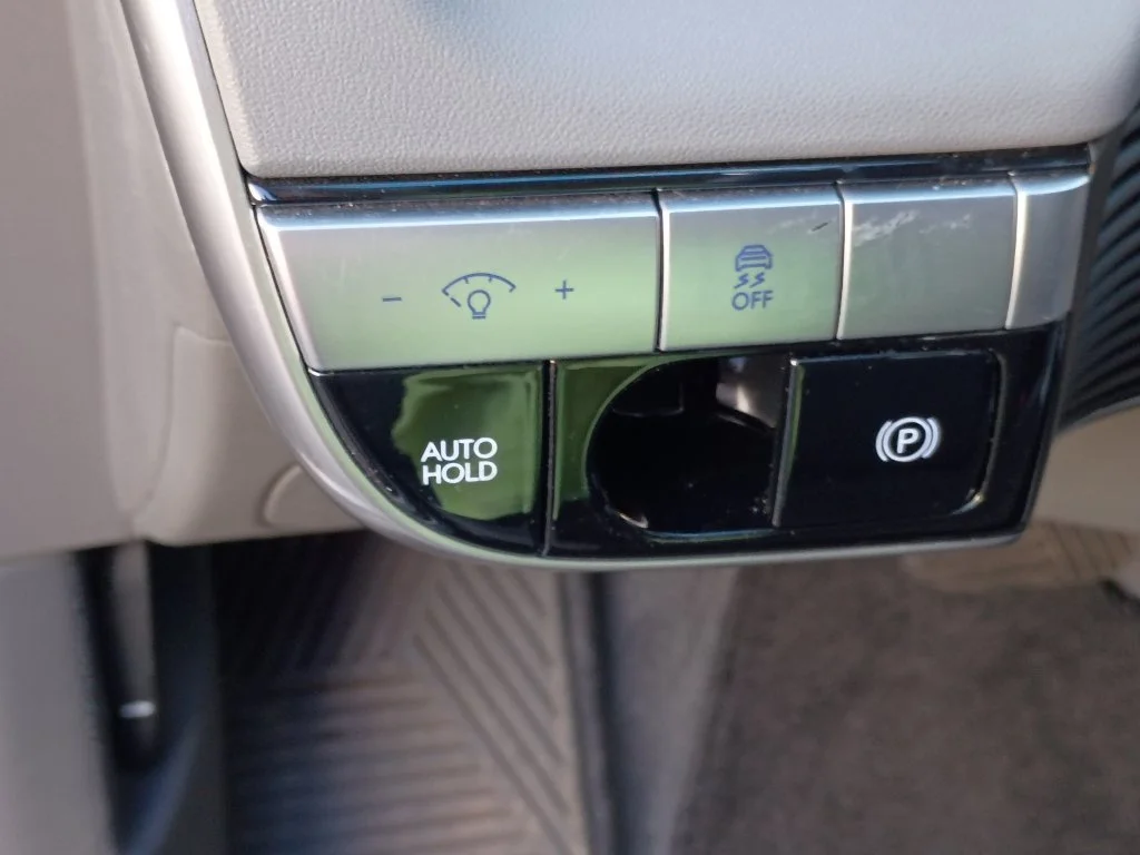 Used 2023 Cyber Gray Hyundai SE image 23