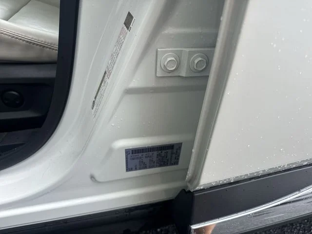 Used 2023 White Nissan SL image 37