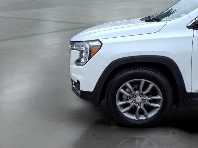 Used 2024 Summit White GMC SLT image 21