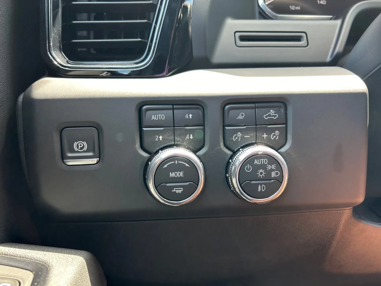 New 2026 Summit White GMC AT4 image 14