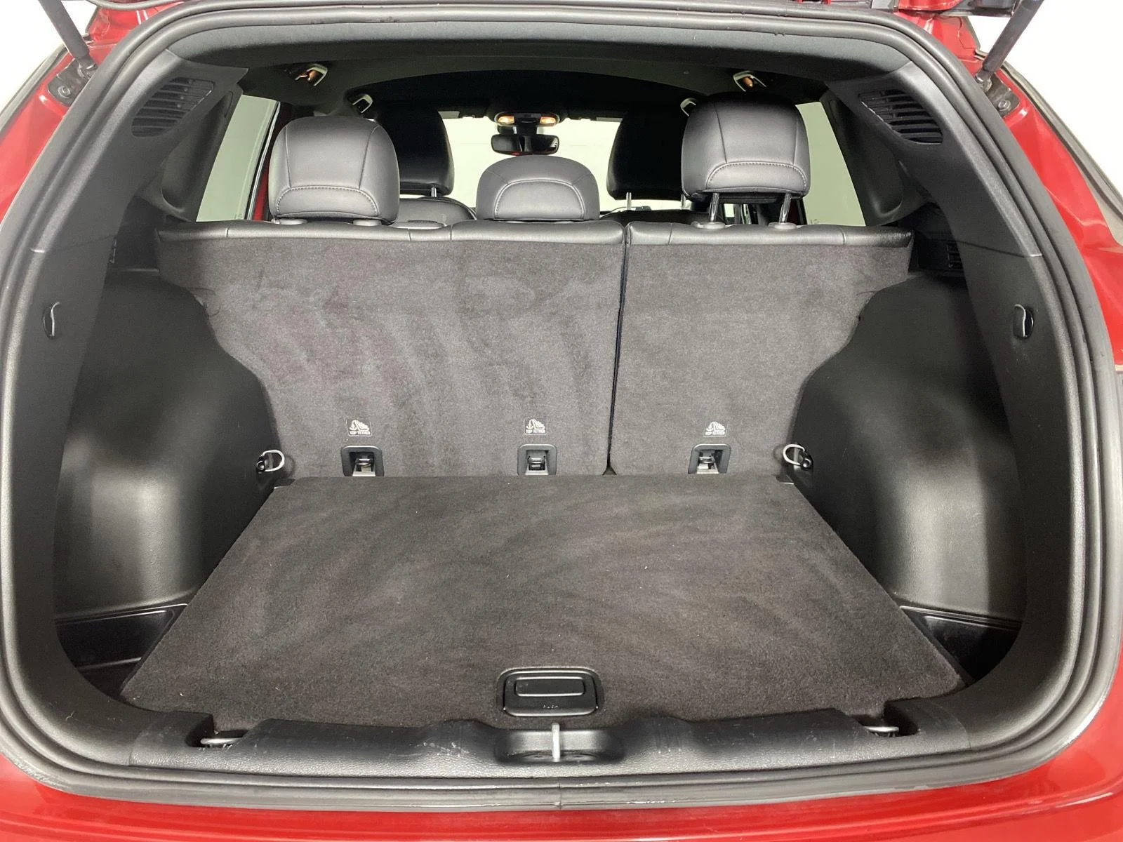 Used 2024 Red Hot Pearlcoat Jeep Trailhawk image 25