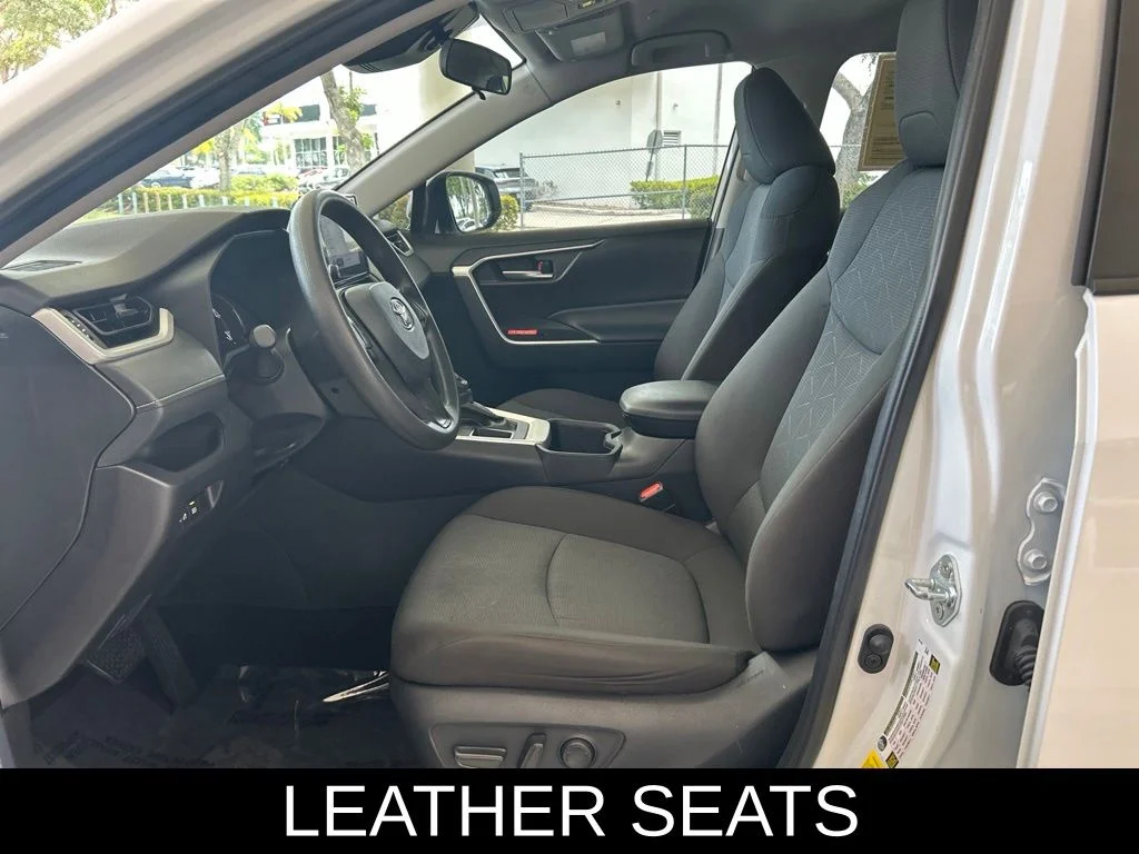 Used 2025 White Toyota XLE image 7