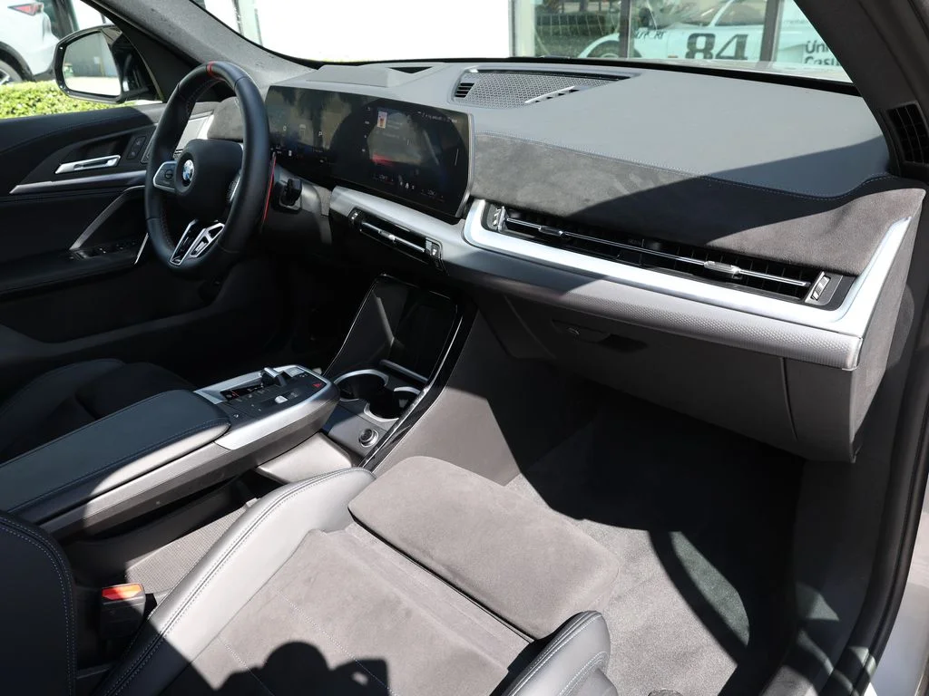 Used 2026 Silver BMW M35i image 21