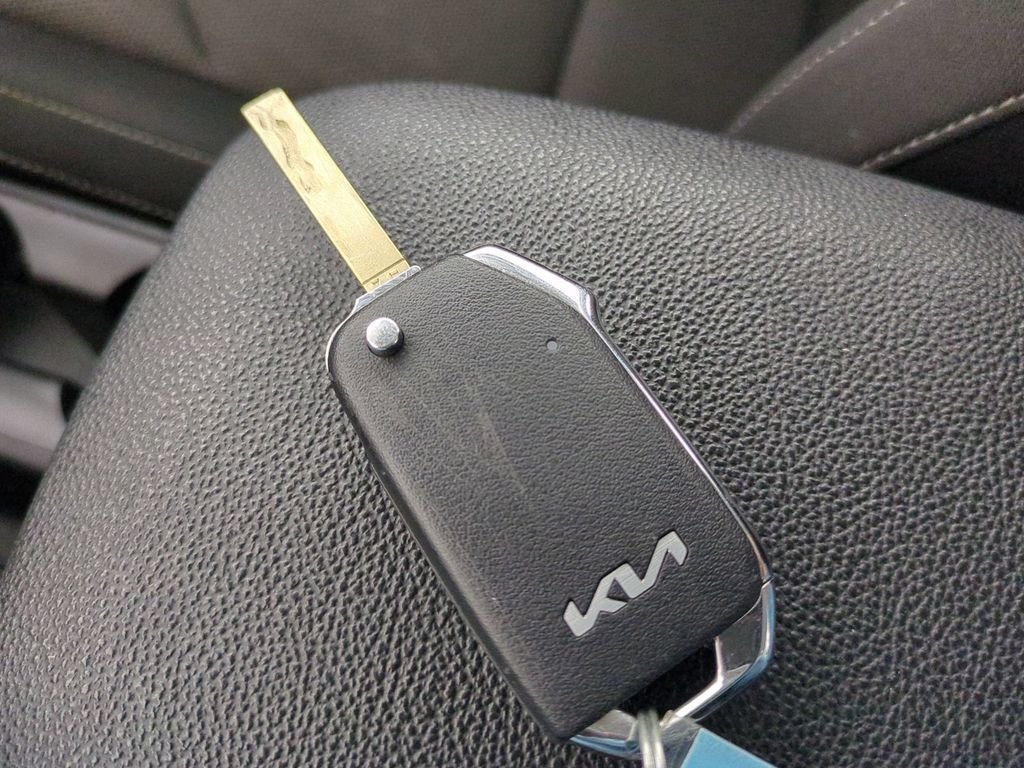 2024 Kia Forte LXS - Photo 34