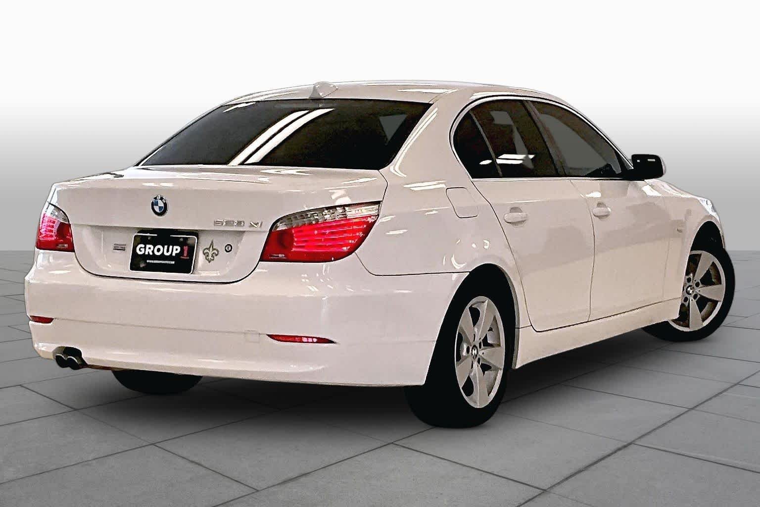 Used 2008 Alpine White BMW 528xi image 11