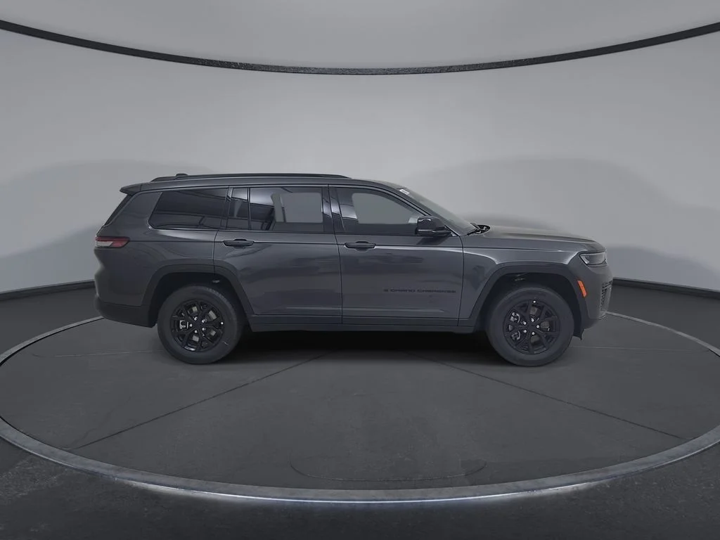 New 2026 Baltic Gray Metallic Clearcoat Jeep Altitude image 17