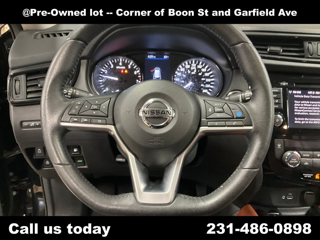 Used 2019  Nissan SL image 19