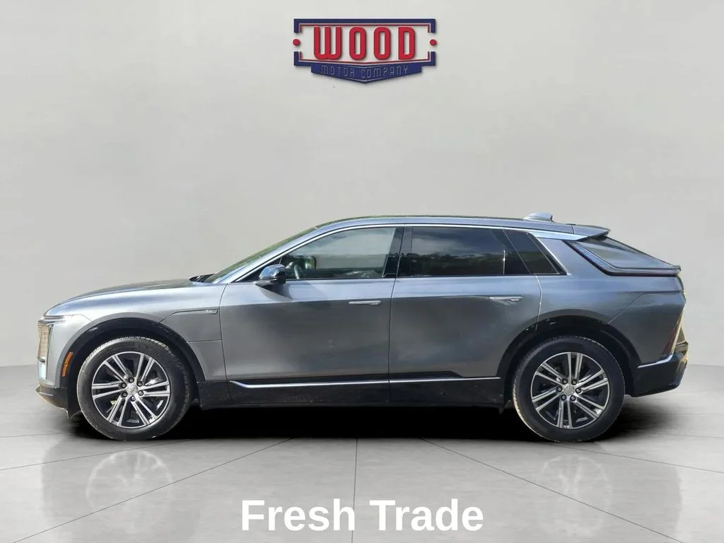 Used 2023 Satin Steel Metallic Cadillac Luxury image 4