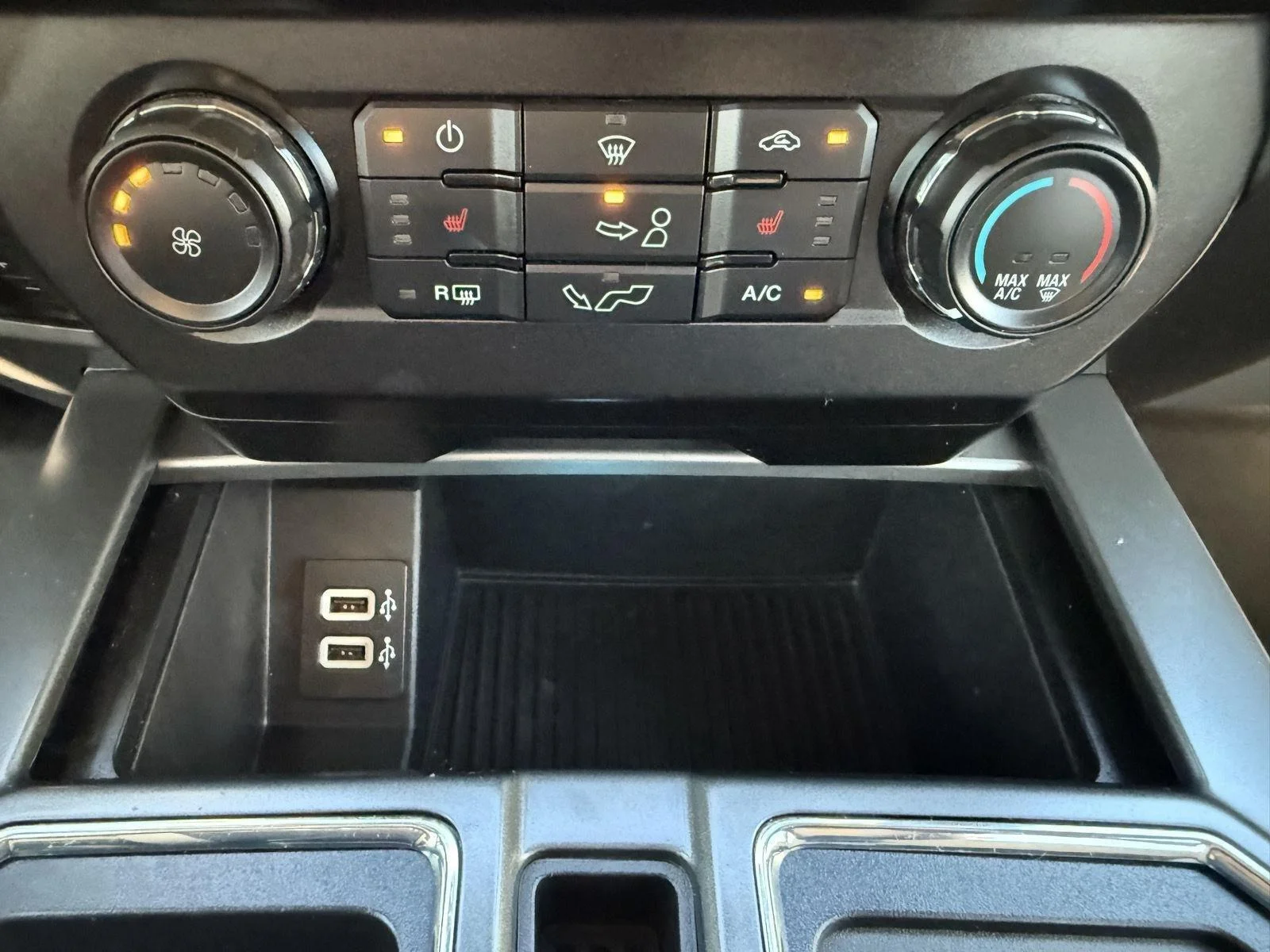 Used 2019 Oxford White Ford XLT image 26