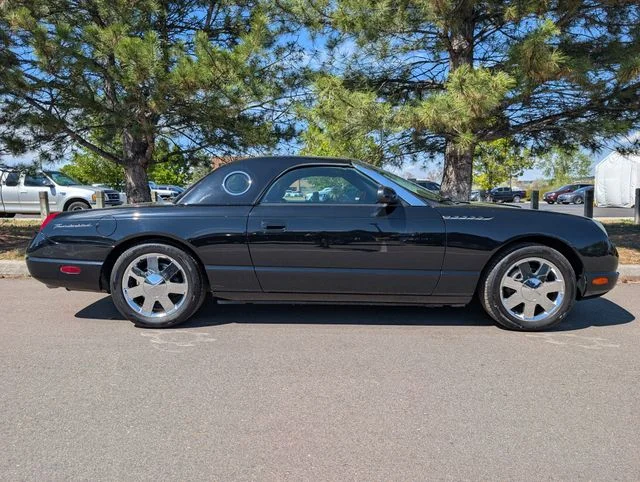 2002 Ford Thunderbird Deluxe - Photo 2