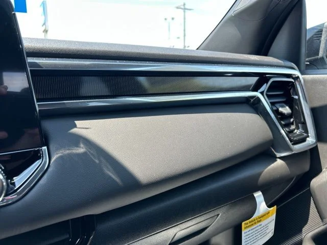 New 2026 Summit White GMC Elevation image 32