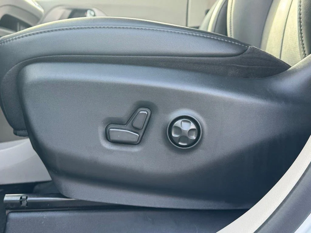 2024 Chrysler Pacifica Touring L - Photo 19
