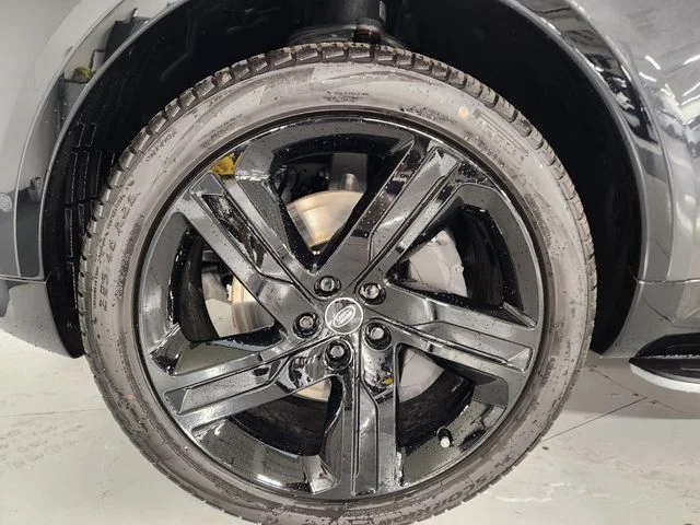 2026 Land Rover Discovery Gemini Edition - Photo 8
