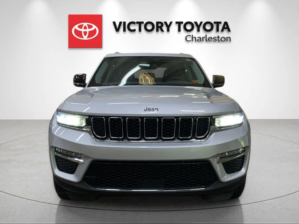 Used 2022 Silver Jeep 4xe image 8