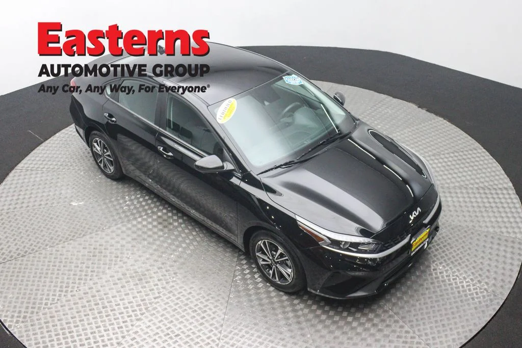 Used 2024 Black Kia LXS image 3