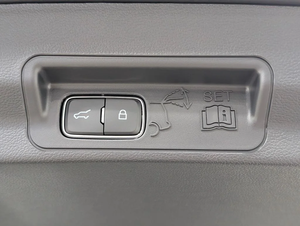 New 2026 Carbonized Gray Metallic Ford Active image 21