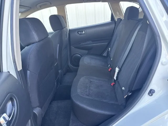 Used 2015 White Nissan S image 13