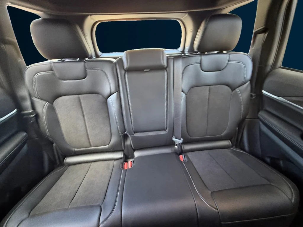 New 2027 White Jeep Laredo Altitude image 18