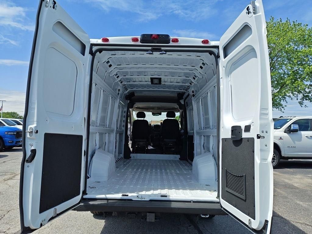 New 2026 Bright White Clearcoat RAM High Roof image 31