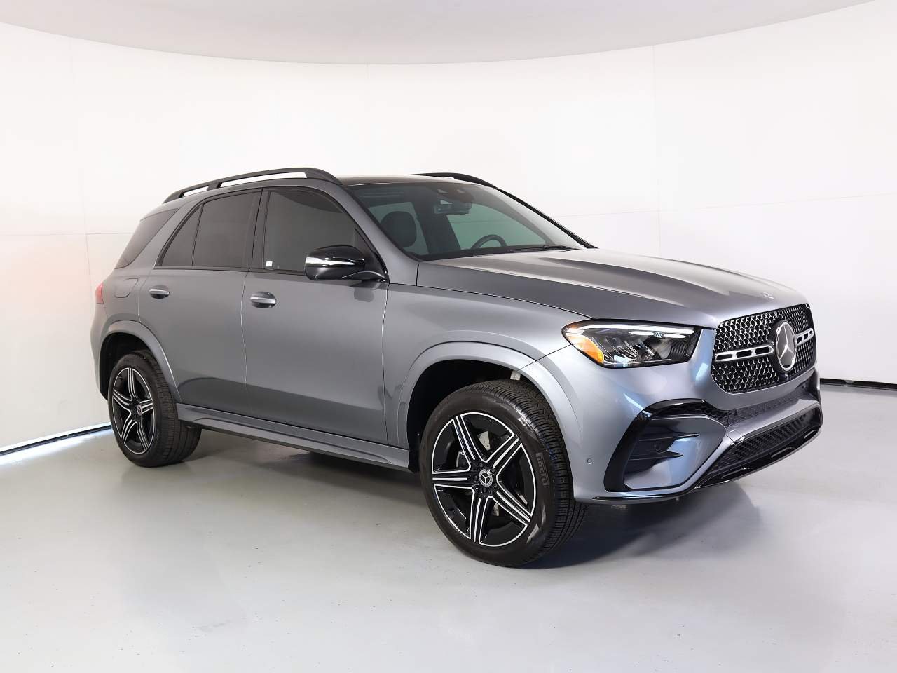 Used 2025 Grey Mercedes-Benz GLE 580 4MATIC® image 5