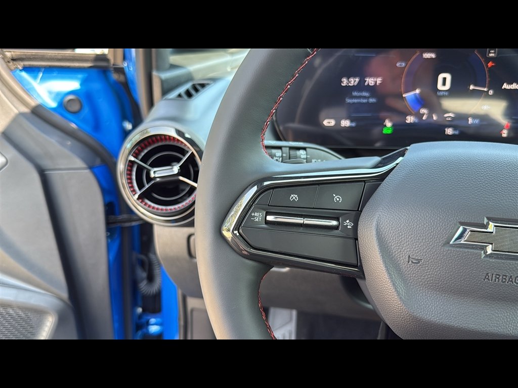 2025 Chevrolet Equinox EV RS - Photo 13