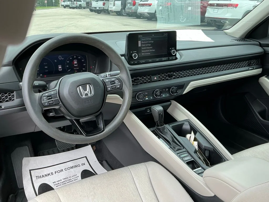 Used 2024  Honda LX image 30