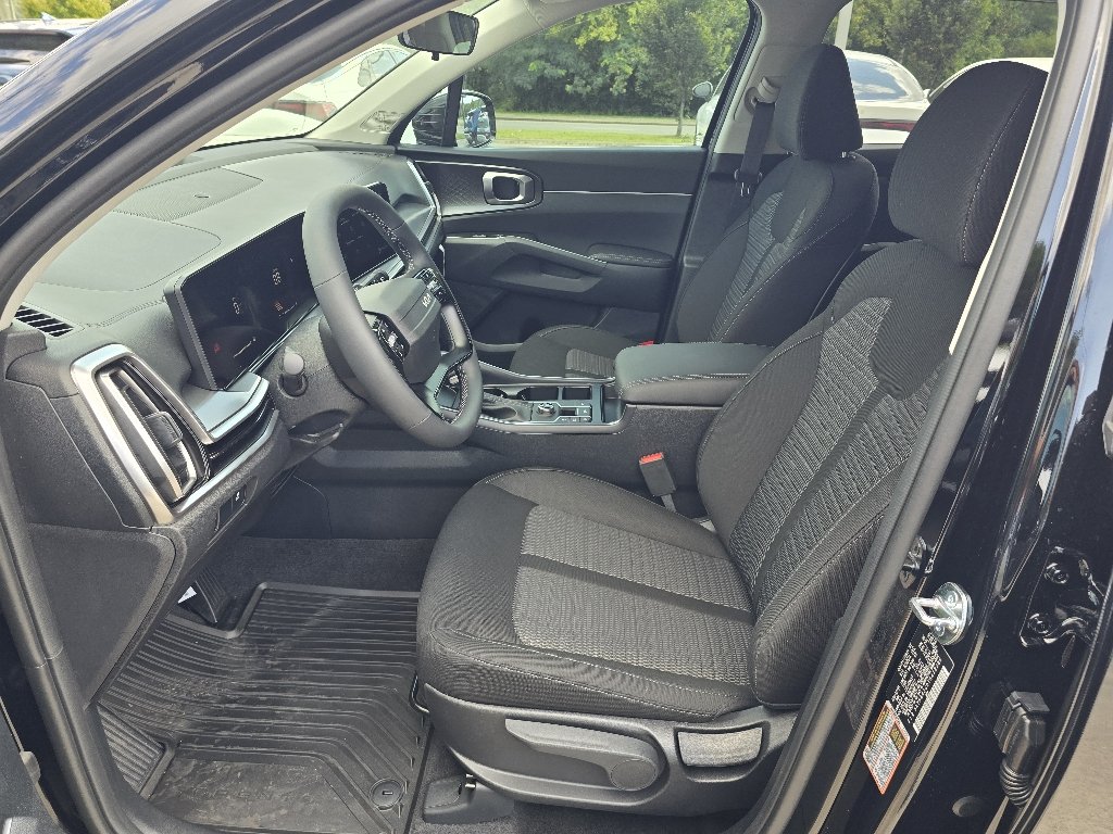 2026 Kia Sorento LX - Photo 5