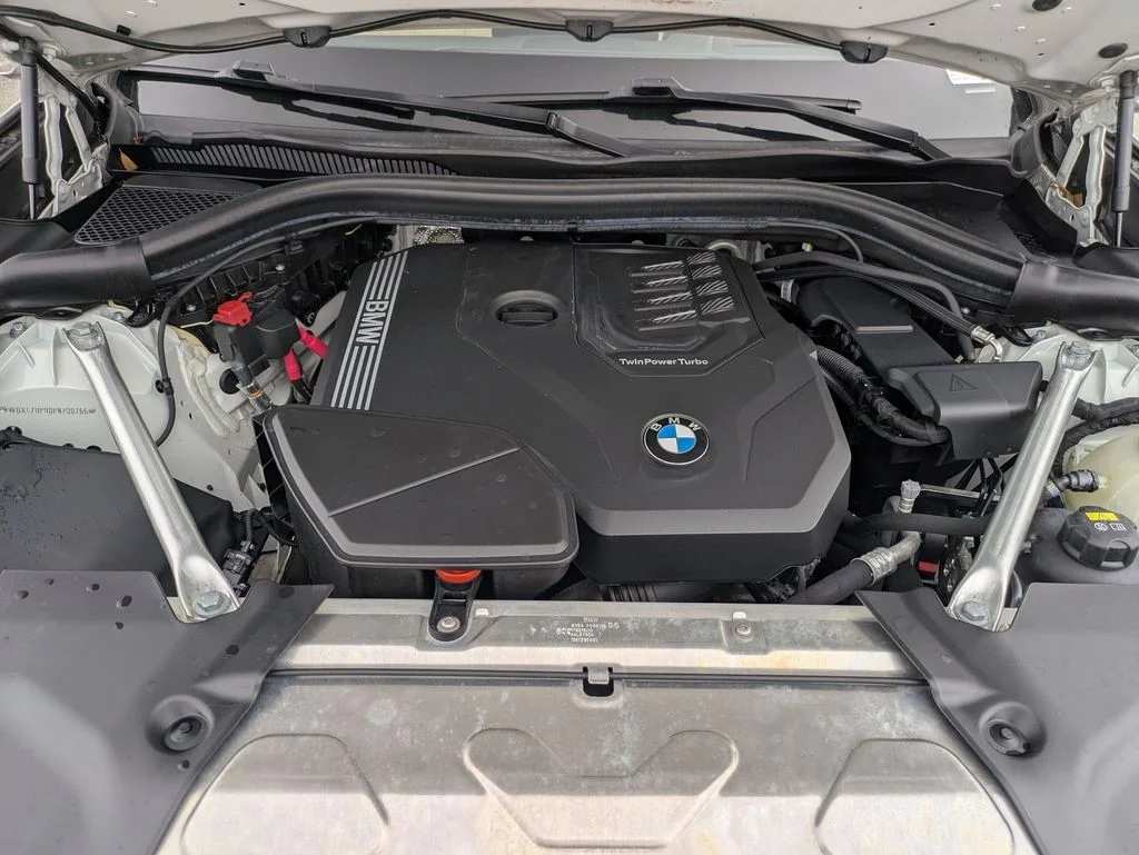 Used 2023 White BMW sDrive30i image 10