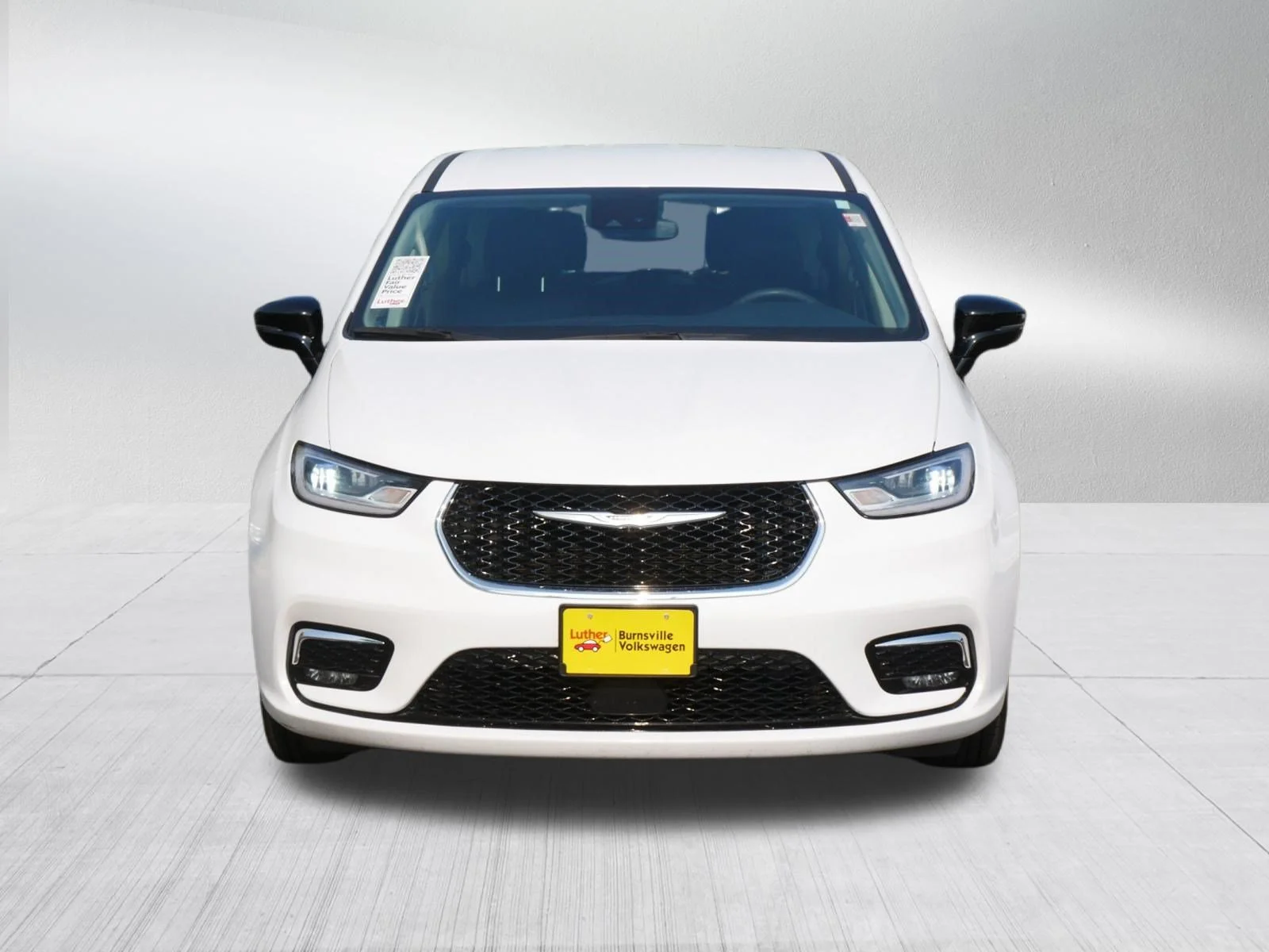 Used 2024 Chrysler Pacifica PHEV Select with VIN 2C4RC1S70RR123783 for sale in Burnsville, Minnesota