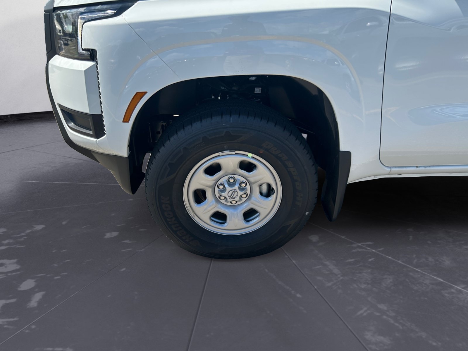 New 2026 Glacier White Nissan King Cab® S image 40