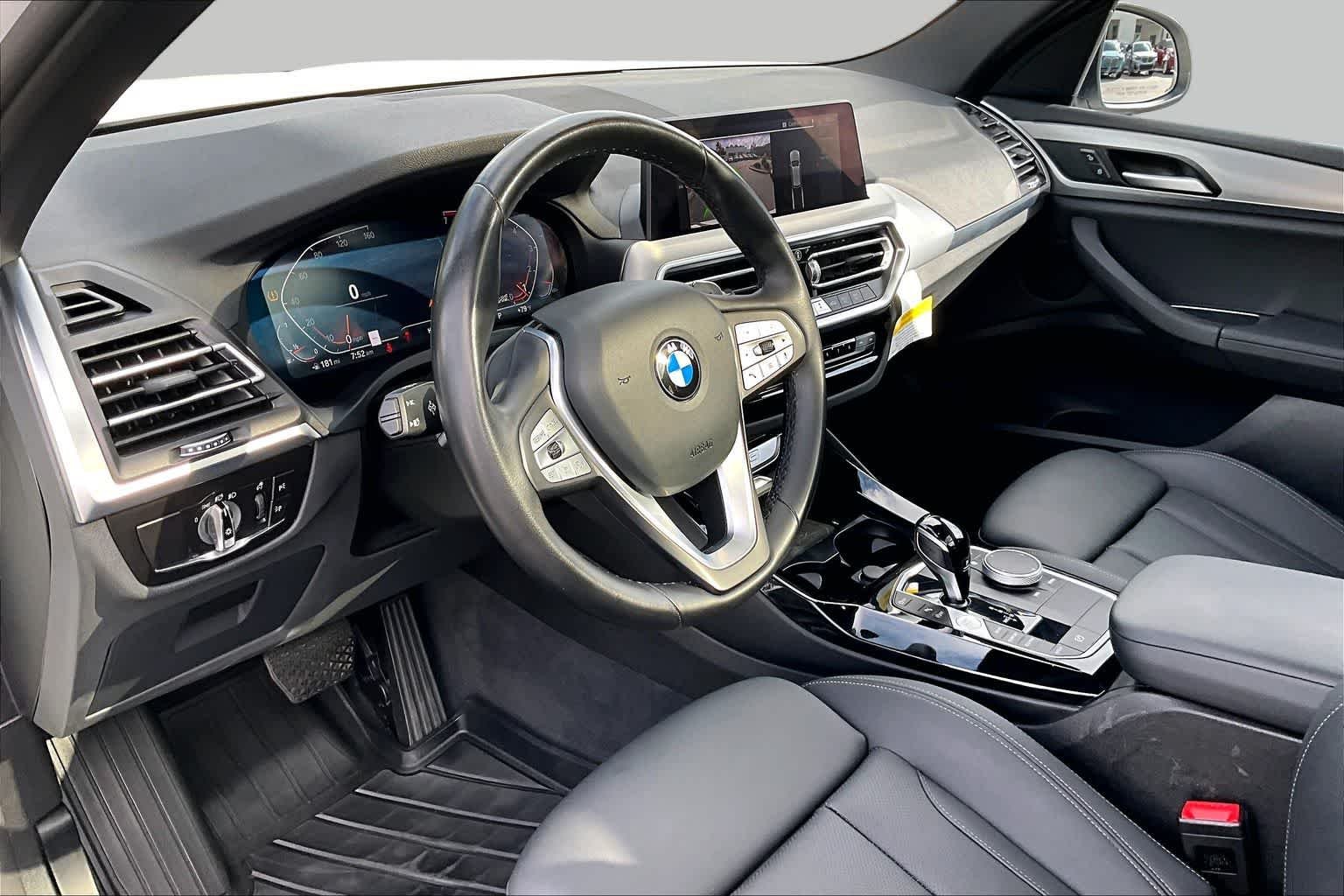 Used 2024 Alpine White BMW sDrive30i image 18