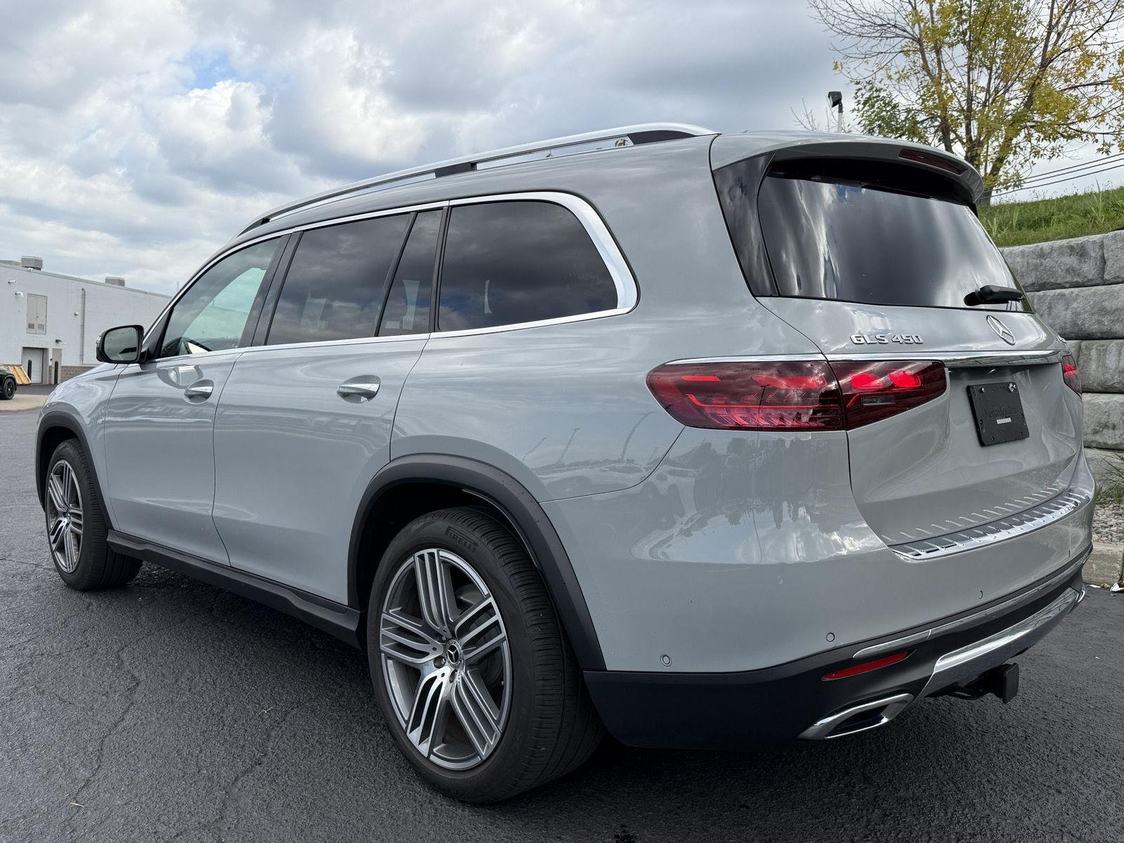 Used 2024 MANUFAKTUR Alpine Grey Mercedes-Benz GLS 450 image 3