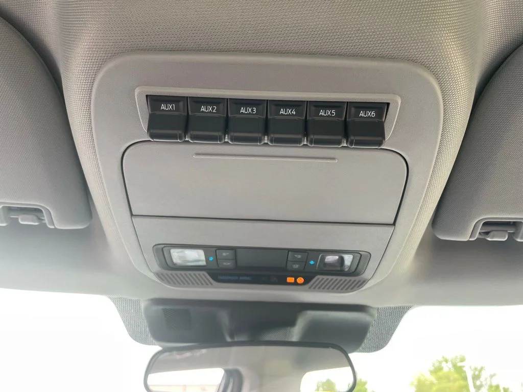 New 2026 Oxford White Ford F-550® XL image 24