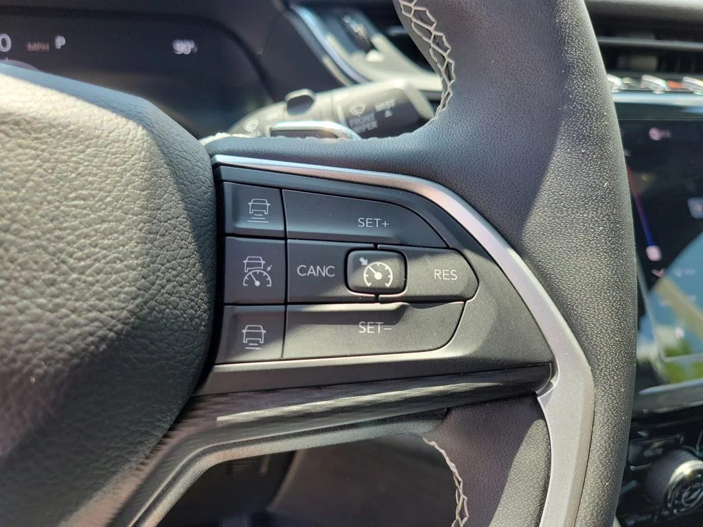 Used 2024 Bright White Clearcoat Jeep Laredo X image 21