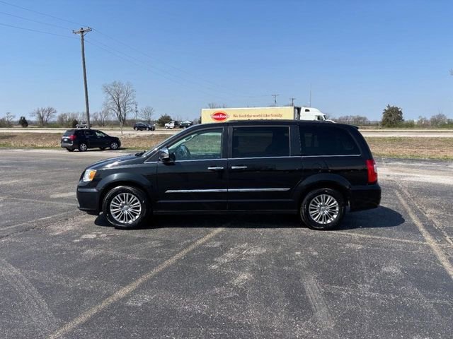 Used 2016 Chrysler Town & Country Anniversary Edition with VIN 2C4RC1CG9GR239981 for sale in Columbia, IL