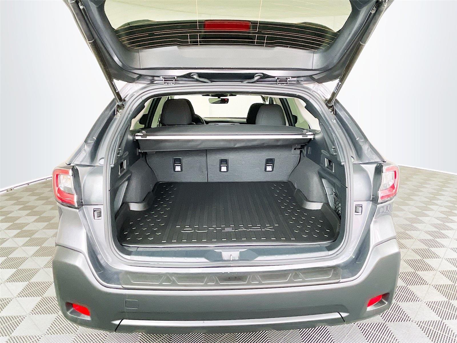 Used 2025 GRAY SUBARU PREM image 29