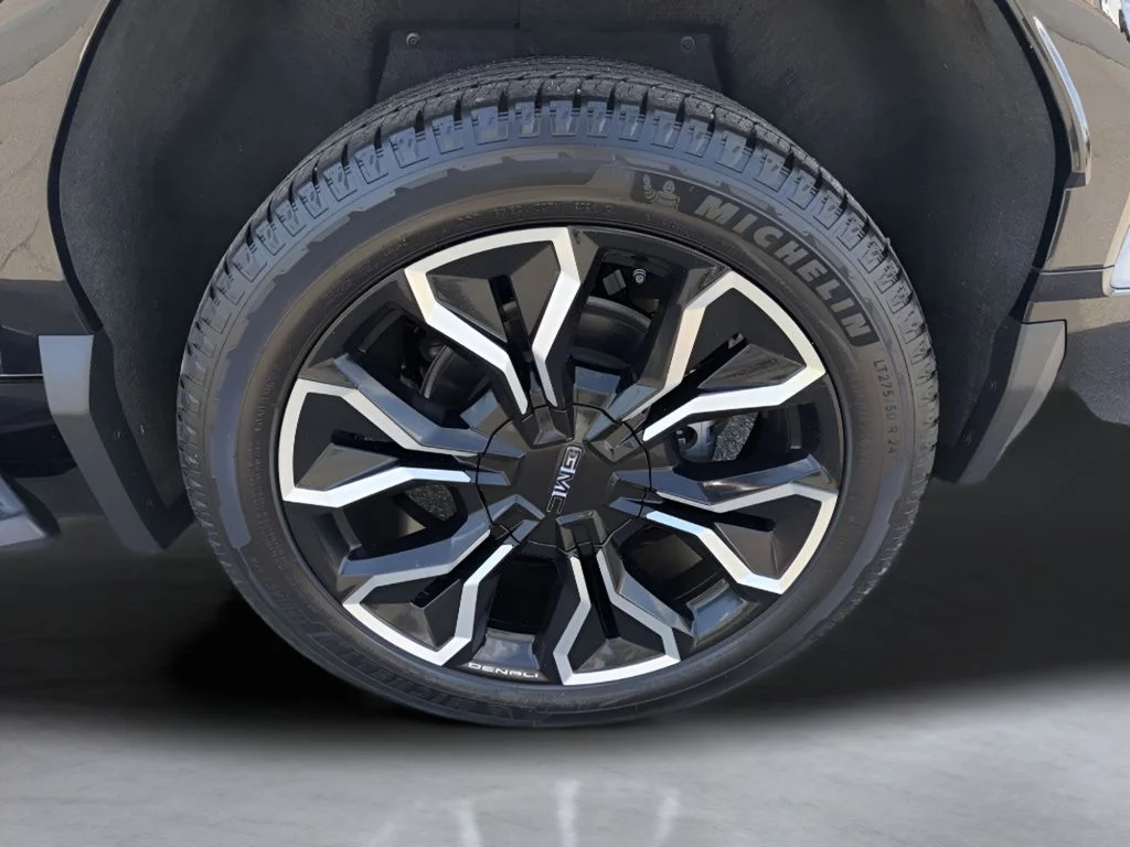 Used 2025 Gray GMC Denali image 34