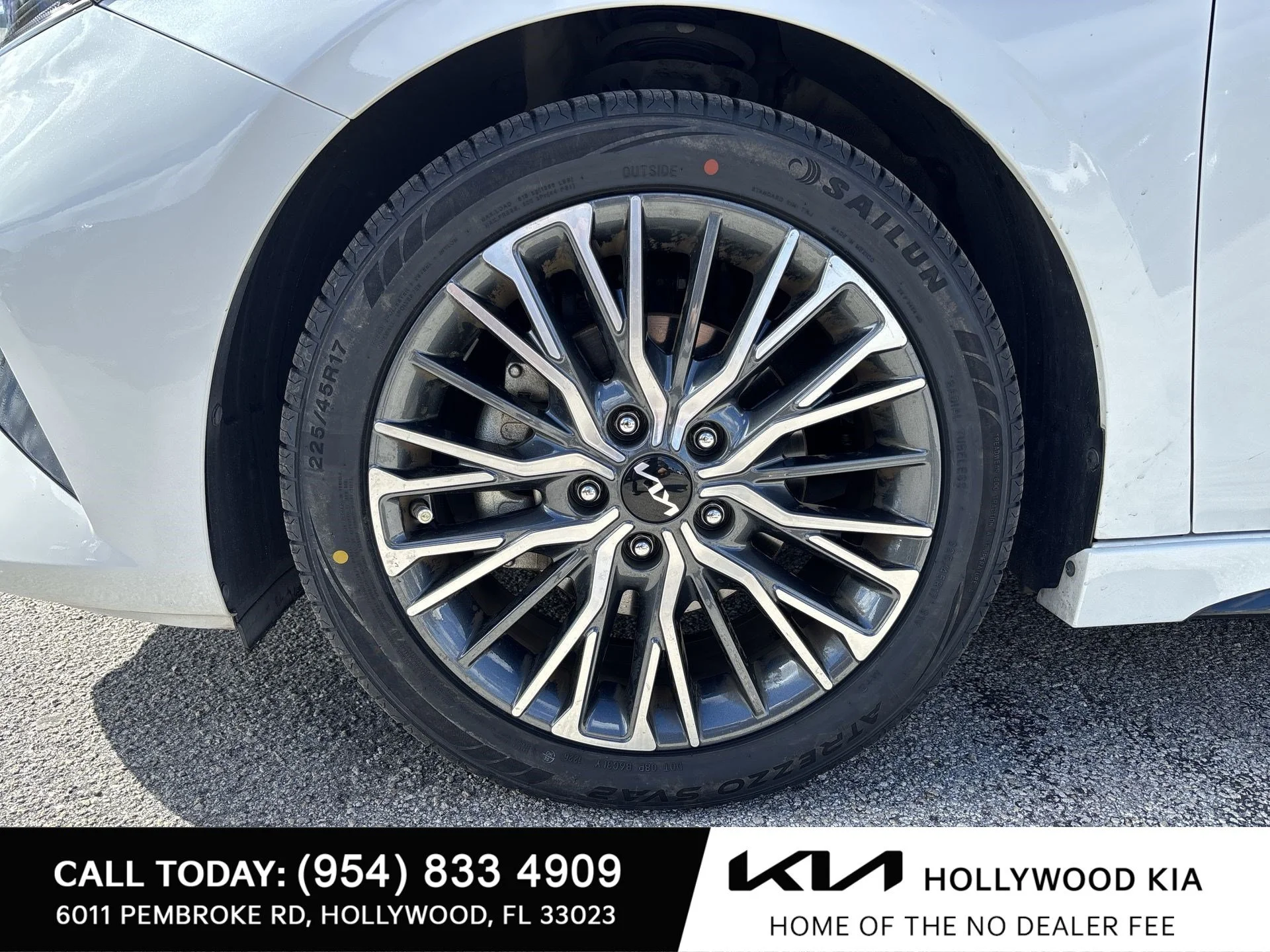 Used 2024 Snow White Pearl Kia GT-Line image 19