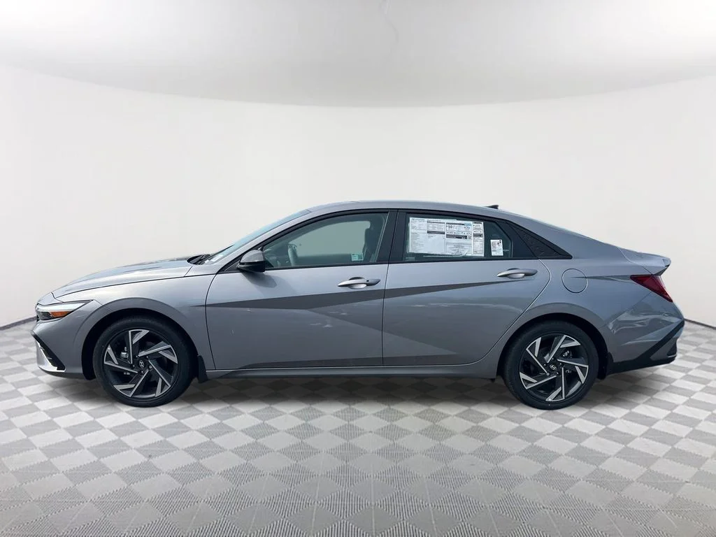 2025 Hyundai Elantra Blue - Photo 8