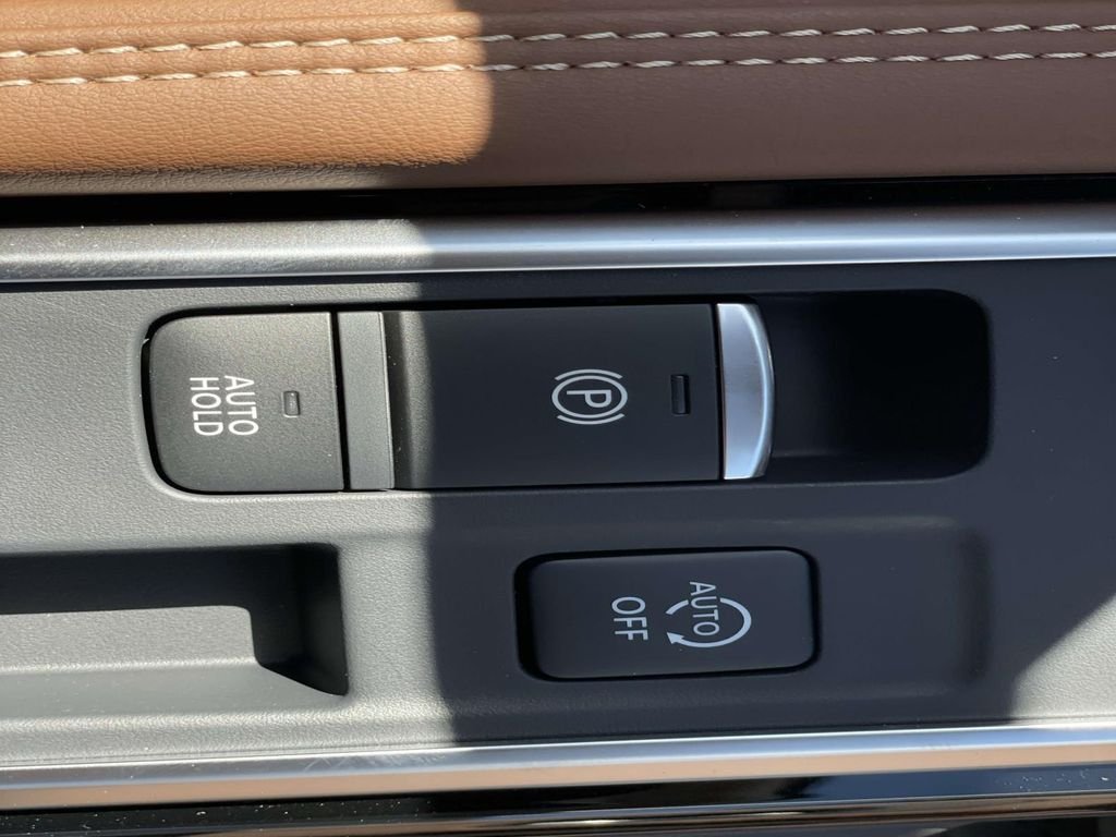 New 2026 Super Black Nissan Platinum image 31