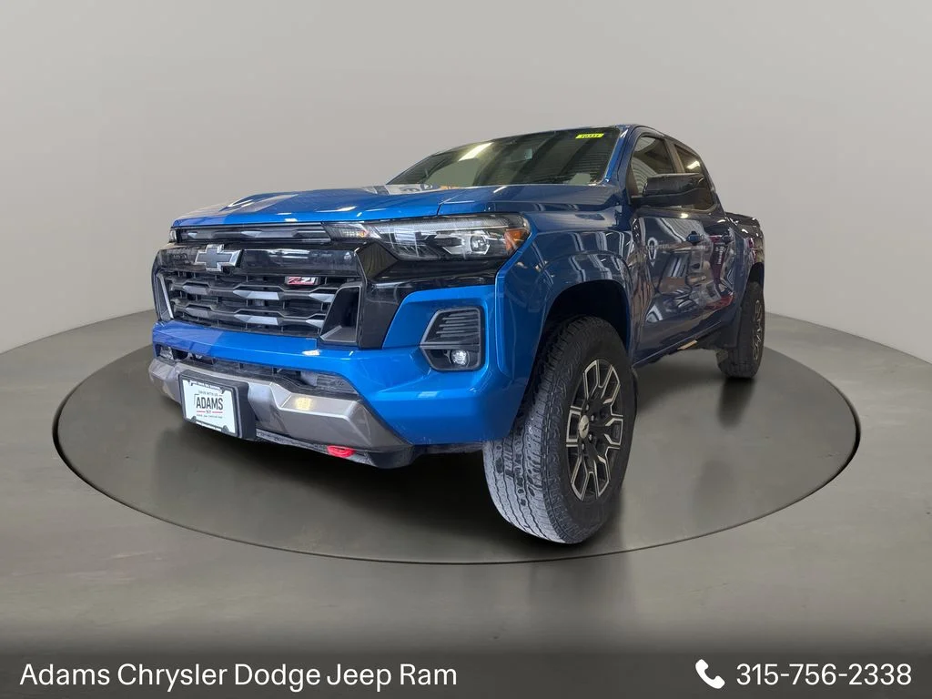 Used 2024 Blue Chevrolet Z71 image 3