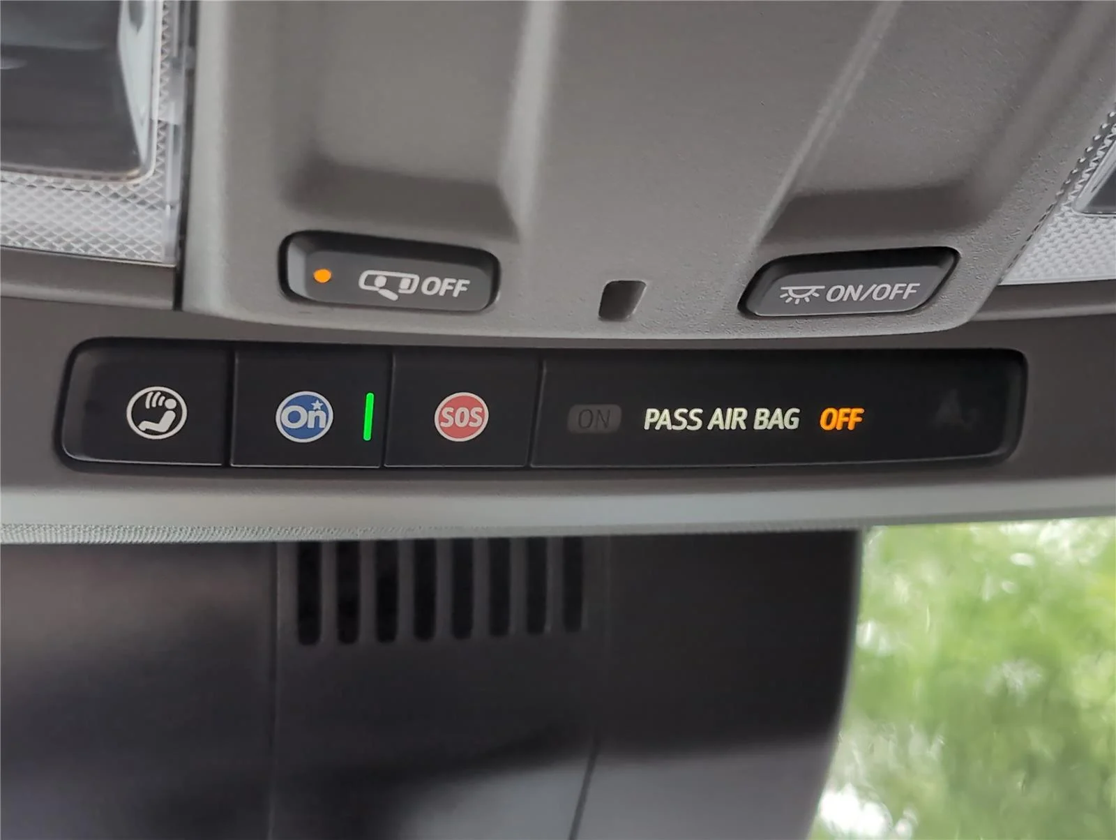 Used 2025 Summit White GMC Pro image 18
