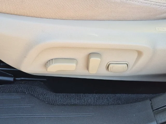 Used 2019 Green Subaru 2.5i Premium image 15