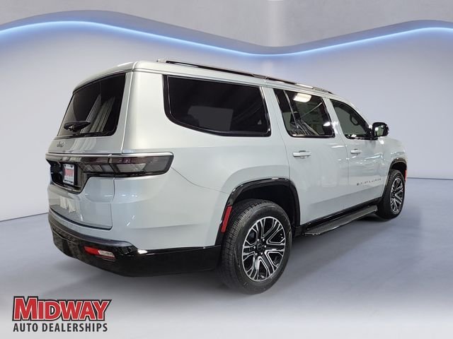 New 2026 Silver-Zynith Exterior Paint Jeep  image 5