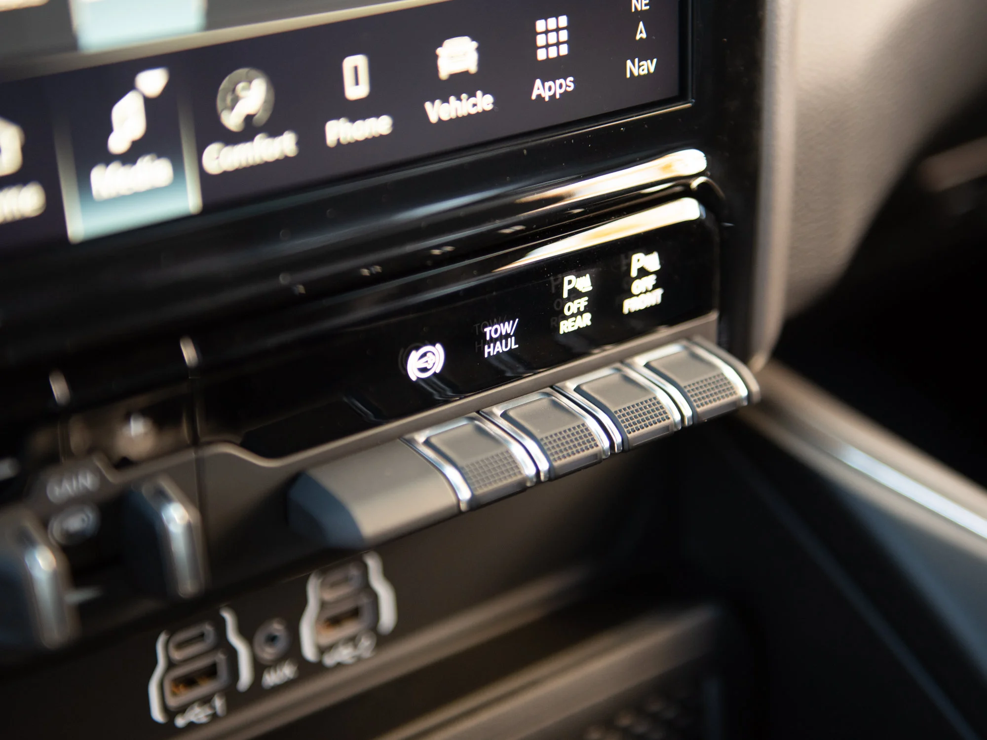 New 2027 Black RAM Laramie* Mega Cab 4x4, Sport Appearance Pkg, Sunroof, Heated/Ventilated Leather image 21