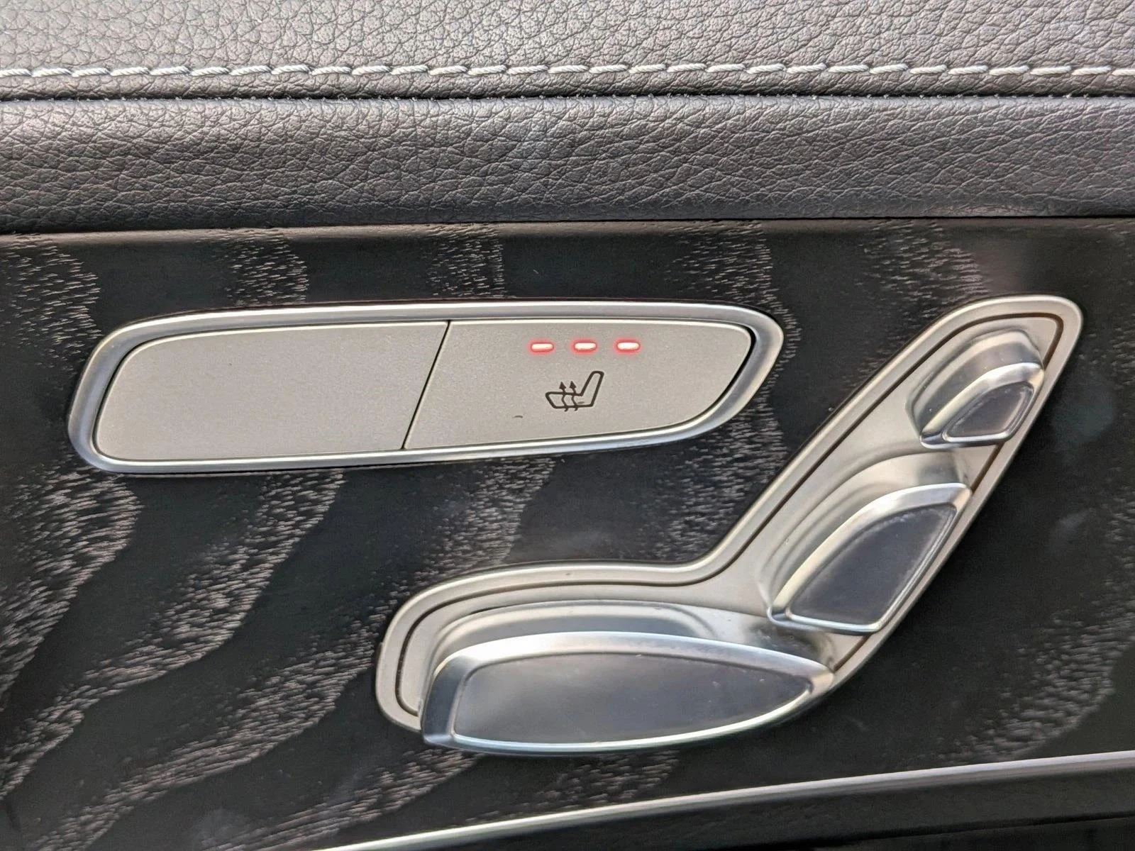 Used 2017 Iridium Silver Metallic Mercedes-Benz GLC 300 image 18