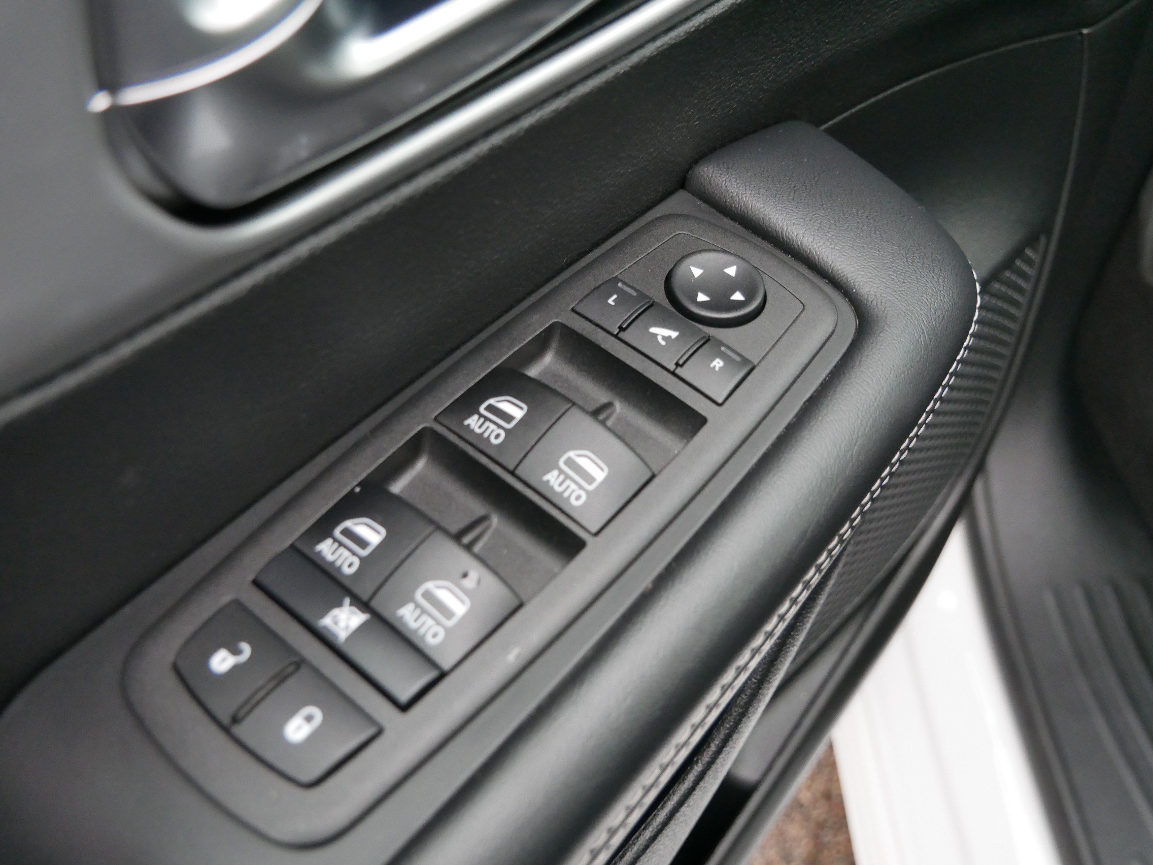 2026 Chrysler Pacifica Limited - Photo 18